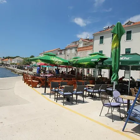 Antonio, On The Seafront With Garden * Kaštela