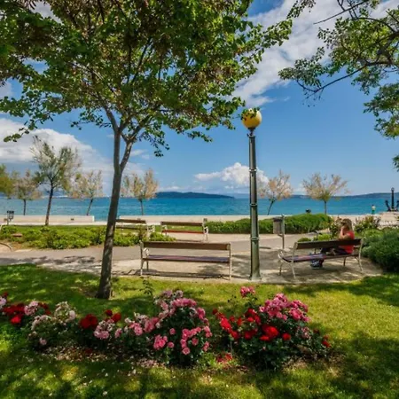 Antonio, On The Seafront With Garden * Kastela