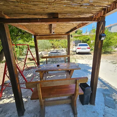 Antonio, On The Seafront With Garden Apartment *