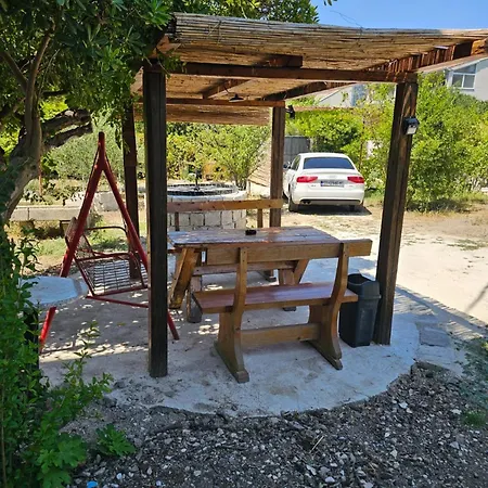 Antonio, On The Seafront With Garden Apartment *